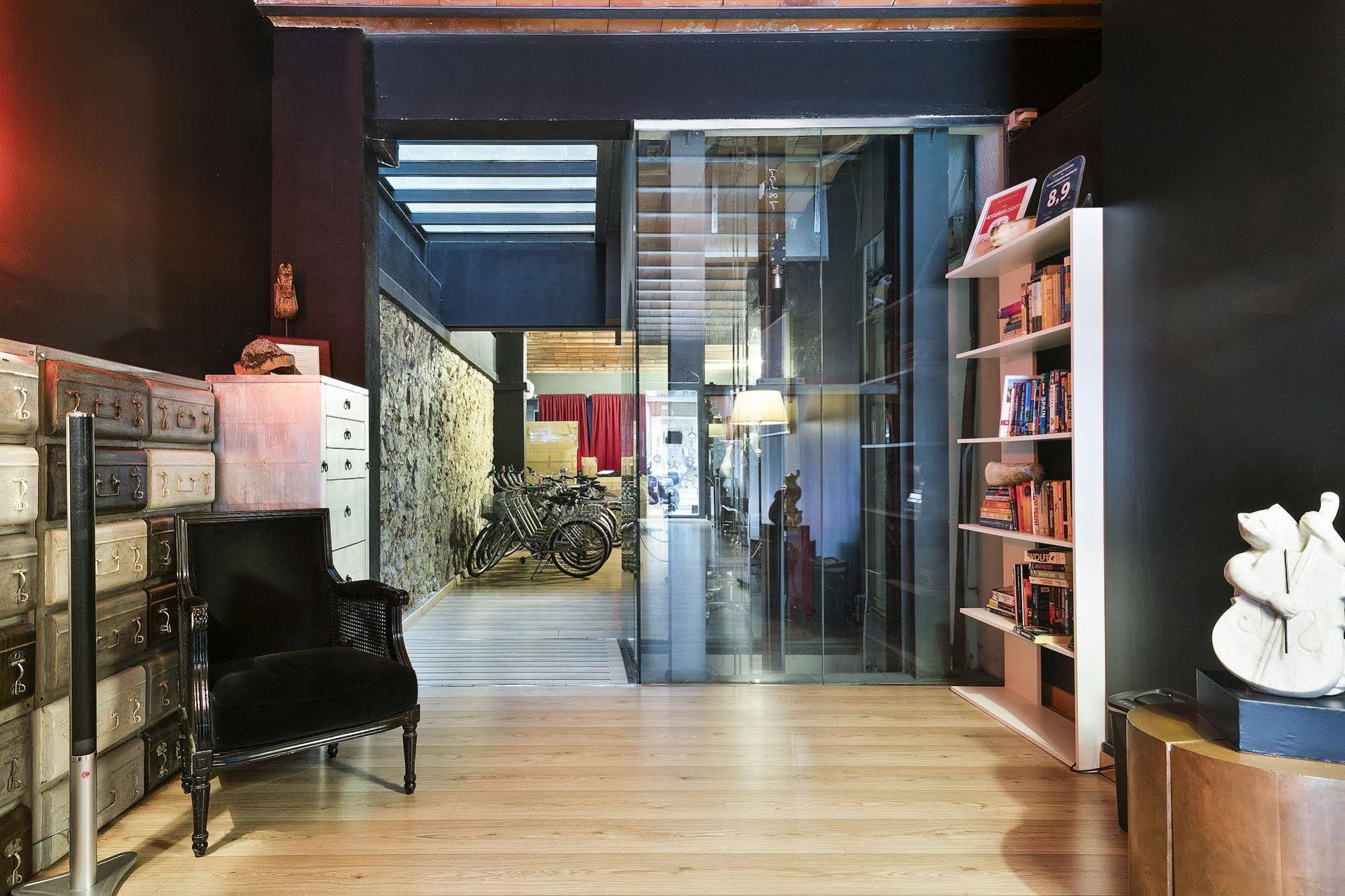 Aspasios Las Ramblas Apartments Barcelona Luaran gambar