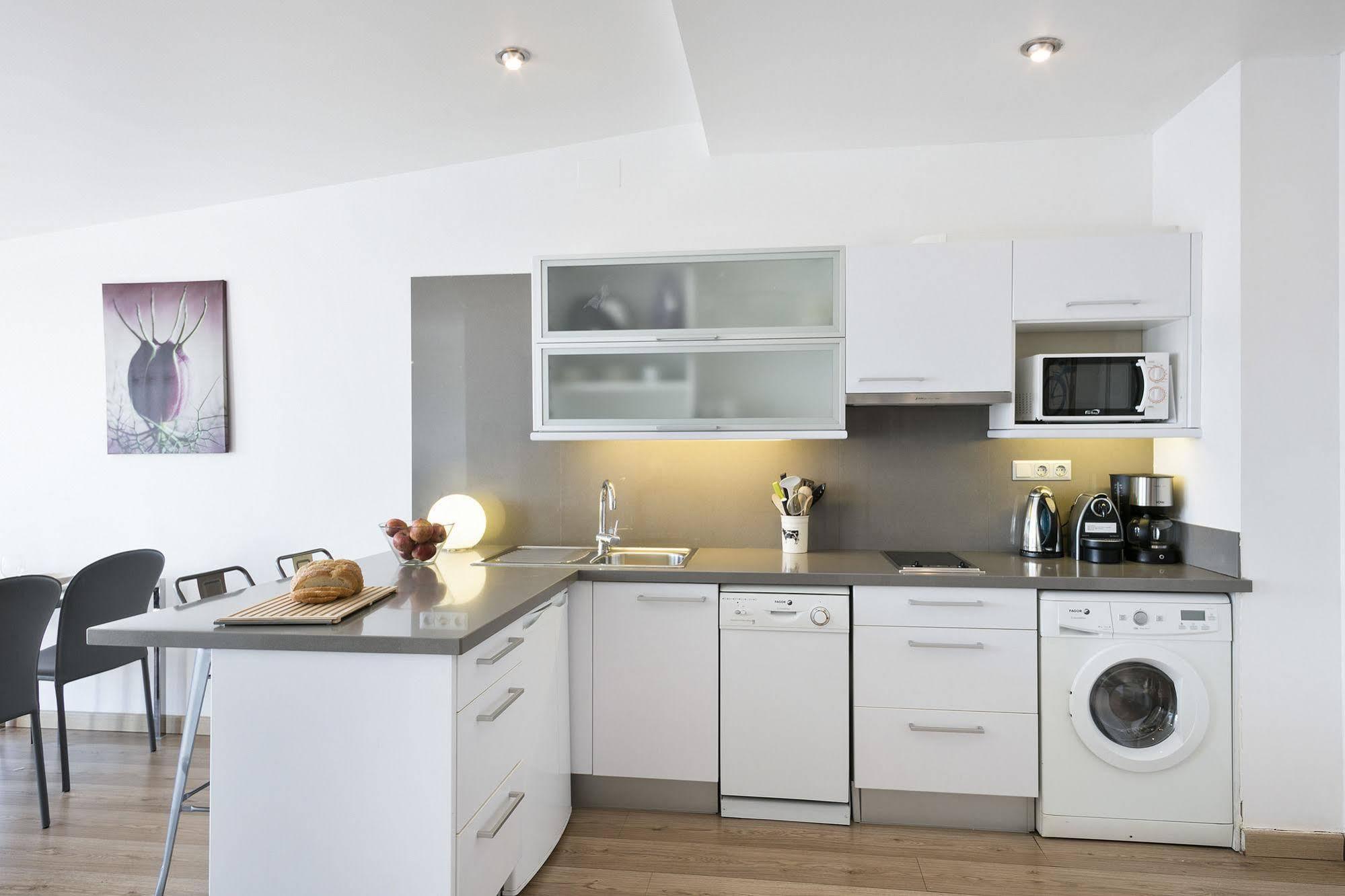 Aspasios Las Ramblas Apartments Barcelona Luaran gambar