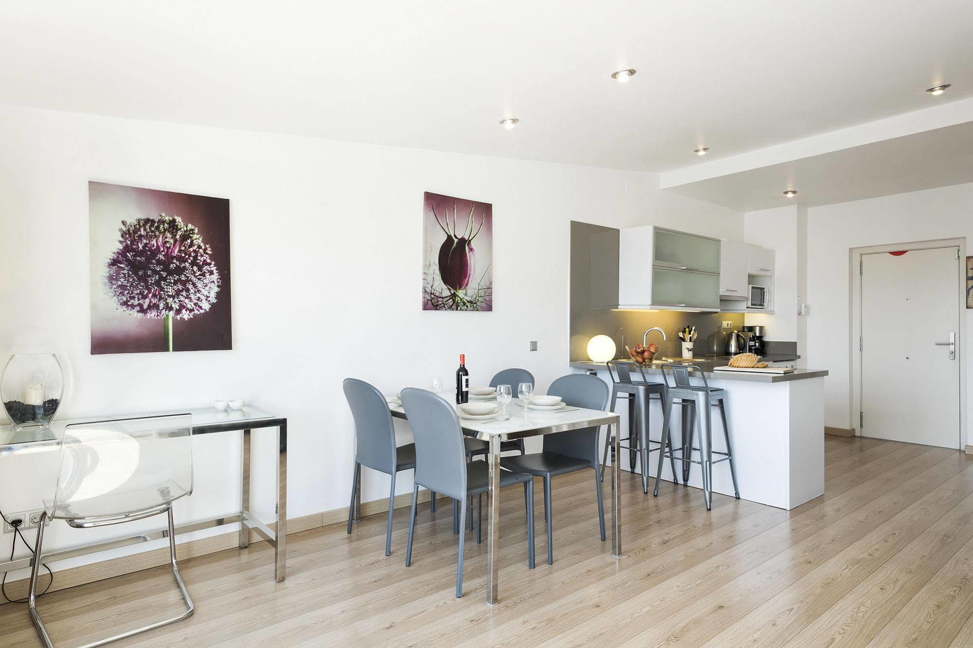 Aspasios Las Ramblas Apartments Barcelona Luaran gambar