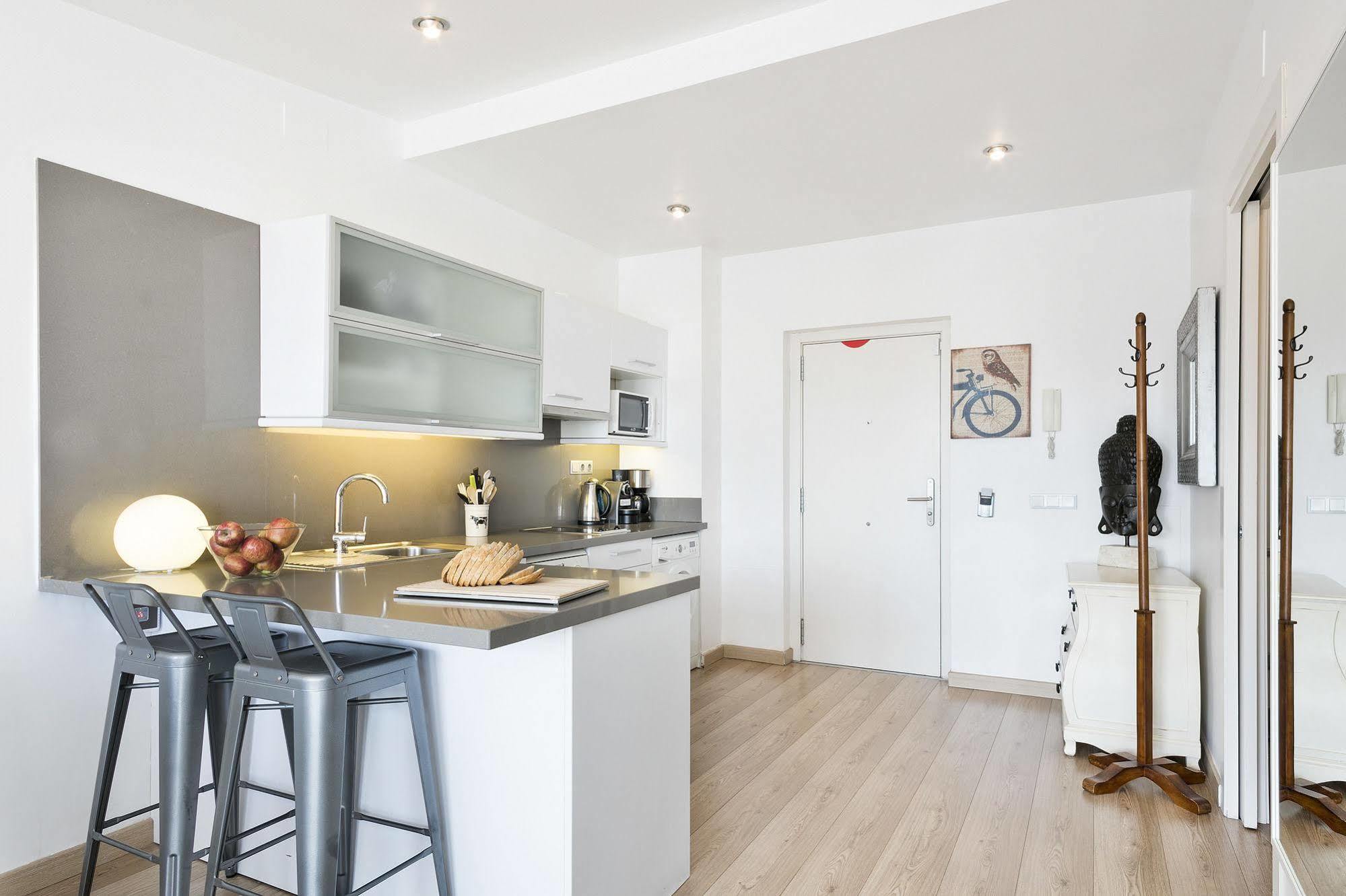 Aspasios Las Ramblas Apartments Barcelona Luaran gambar